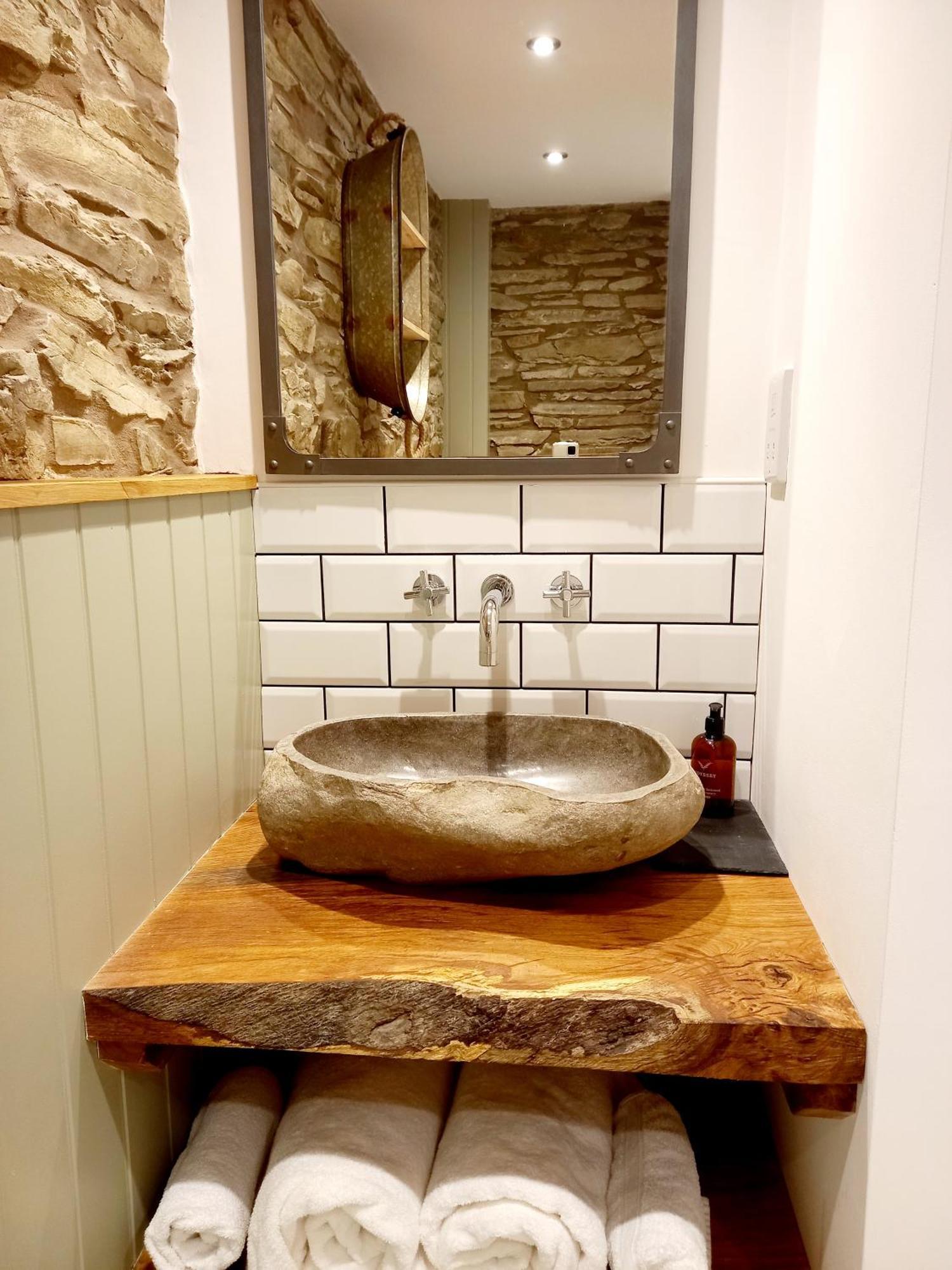 Hay Barn, Penrheol Farm, Unique Barn Conversion Builth Wells Kültér fotó